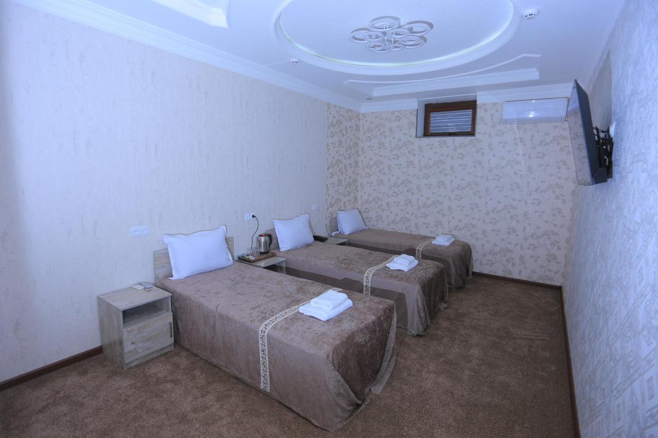 Hayot Plaza Hotel Yunusobod Екстериор снимка