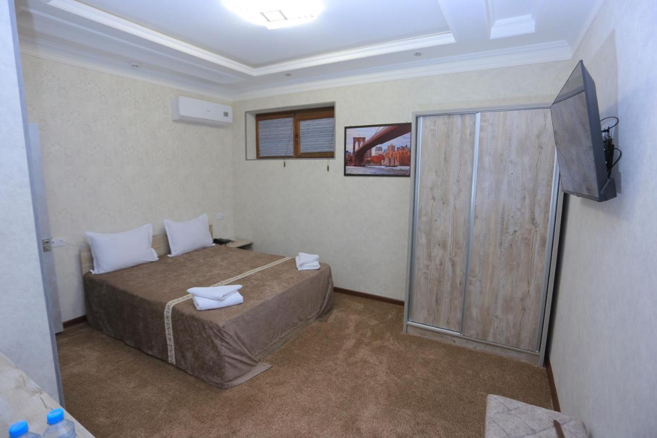 Hayot Plaza Hotel Yunusobod Екстериор снимка